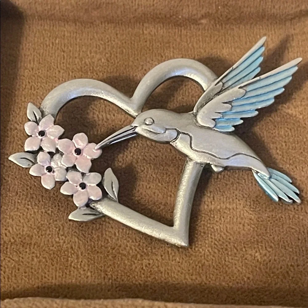 🍄Vintage JJ Jonette Pewter Blue Hummingbird Pink Floral Heart Brooch - Picture 1 of 8